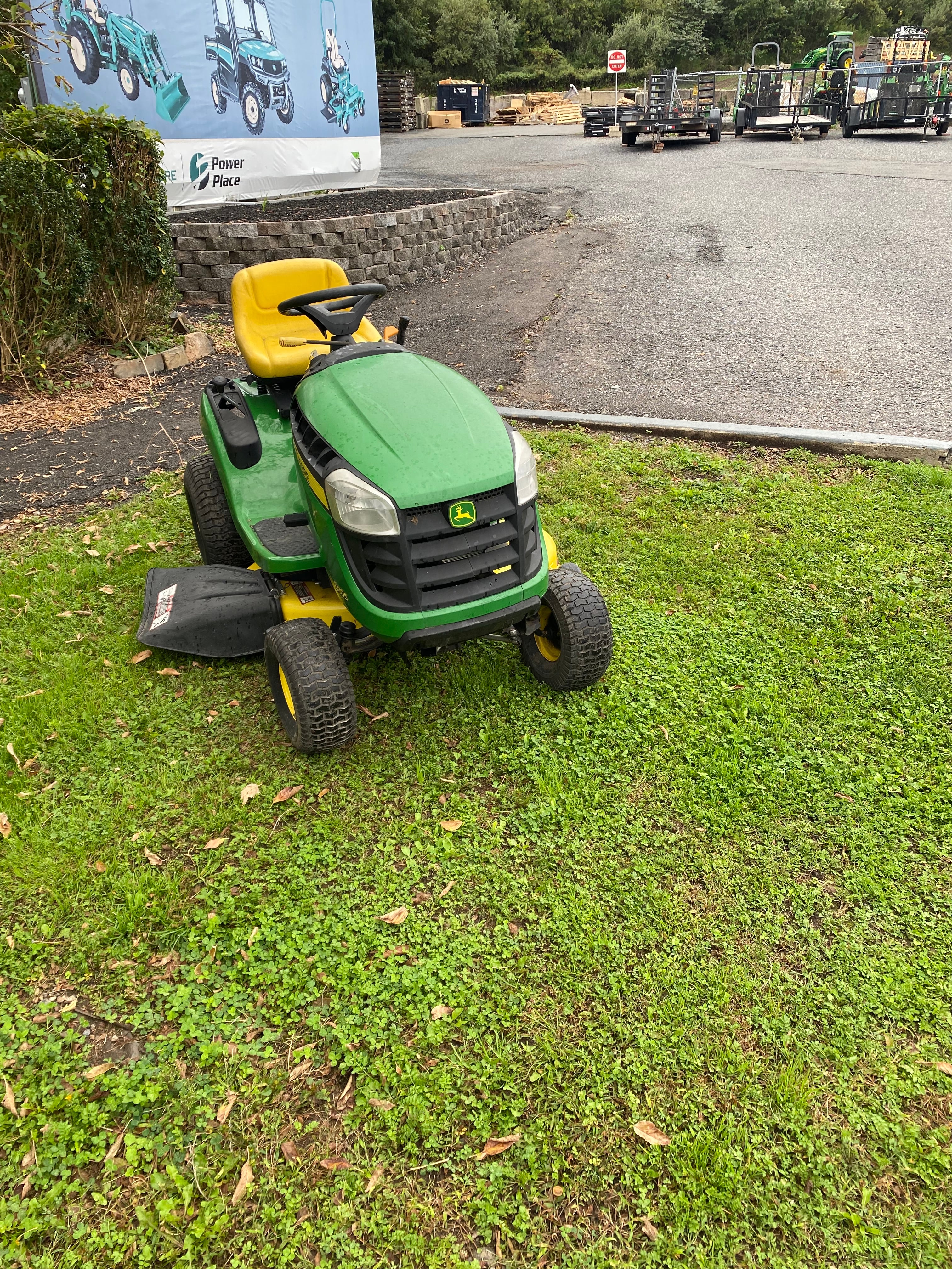 USED JOHN DEERE D105 LAWN TRACTOR 17.5HP/42"