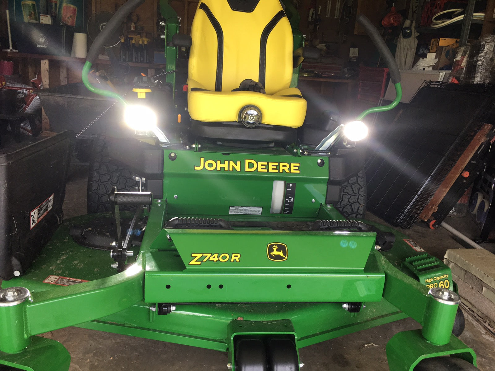 JD Z735M-54HC ZTrak™ Zero Turn Mower  54"