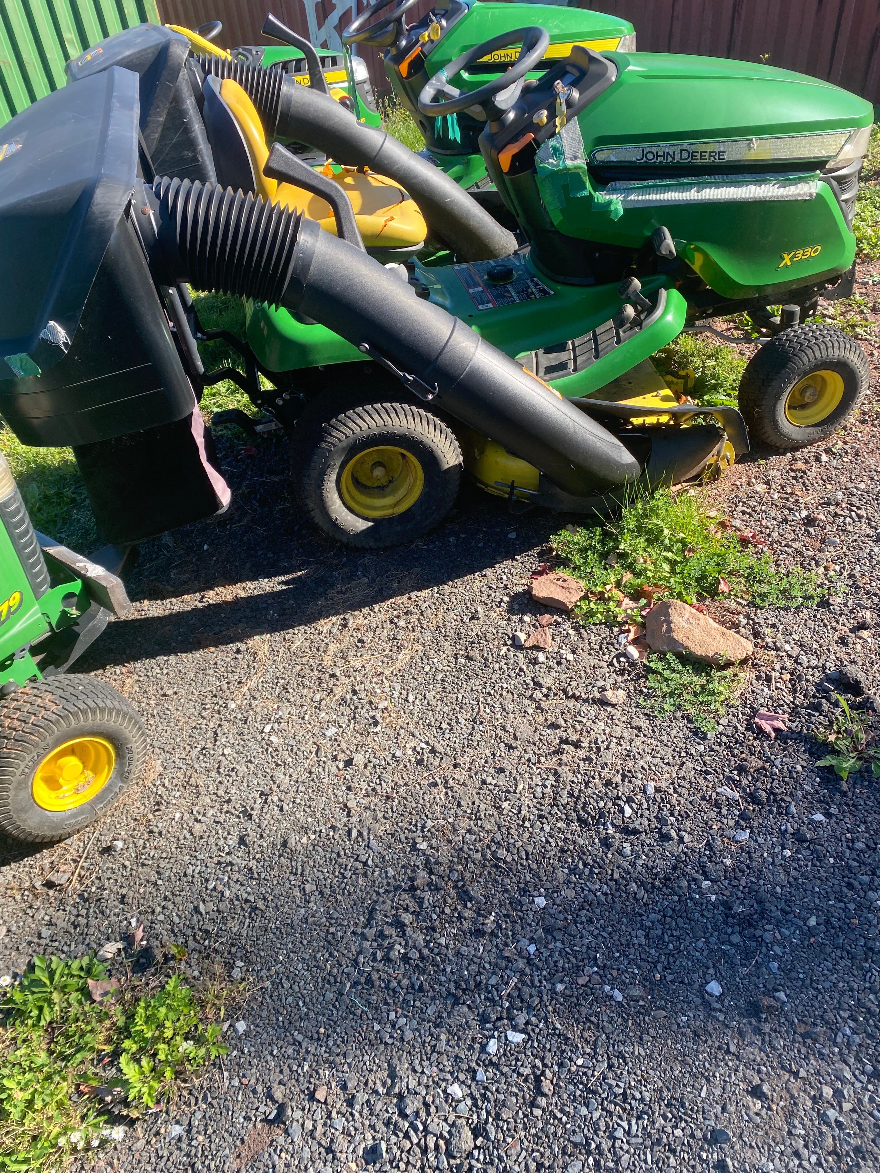 USED JOHN DEERE X330 TRACTOR W/ 42" DECK