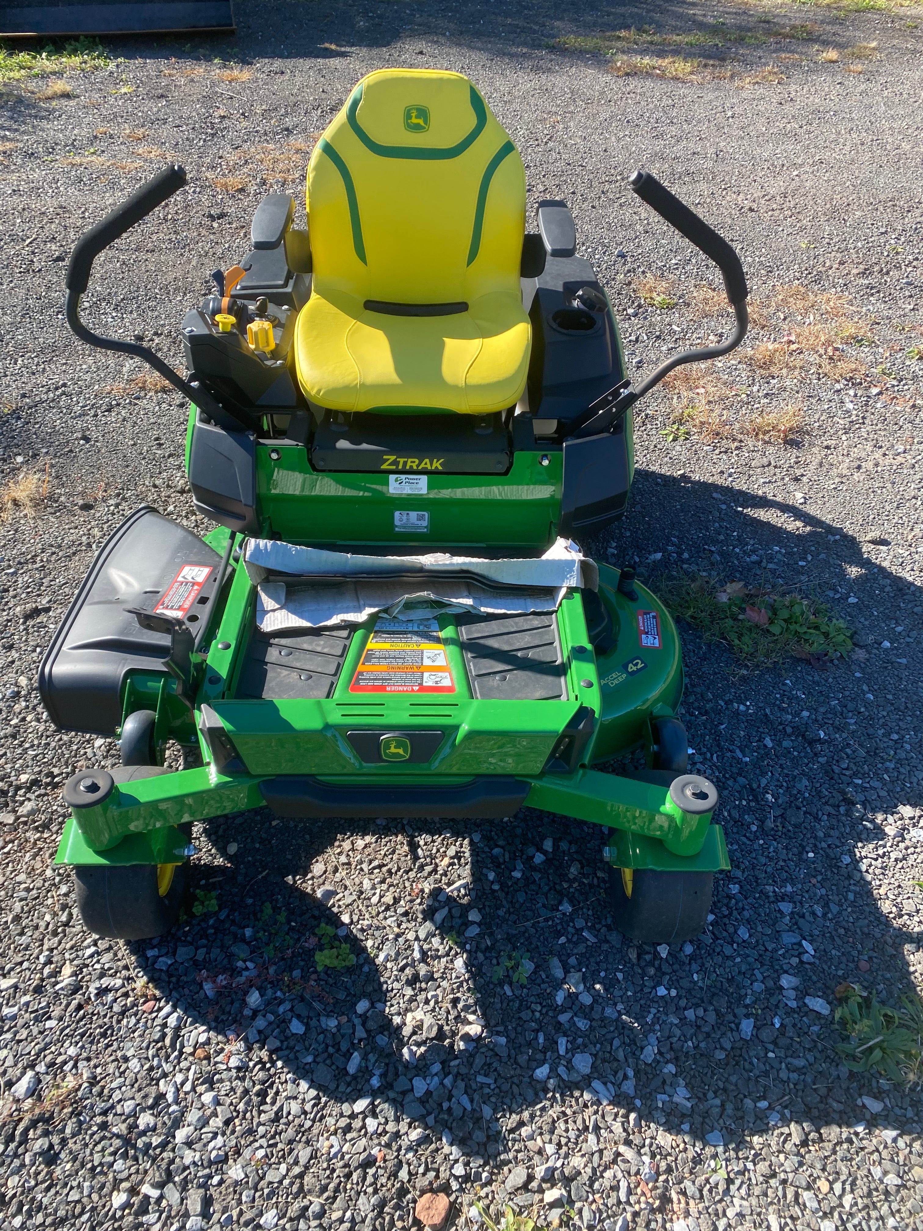 used JOHN DEERE Z320R W/ 42" DECK and mulch control kit