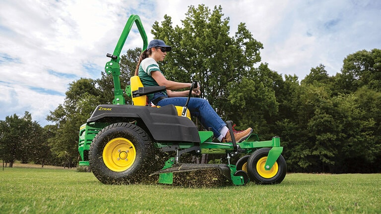 JOHN DEERE Z515E W/ 54