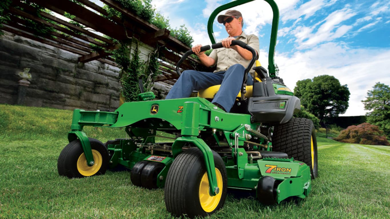 John Deere Z920M 48" ZTrak™ Zero-Turn Mower