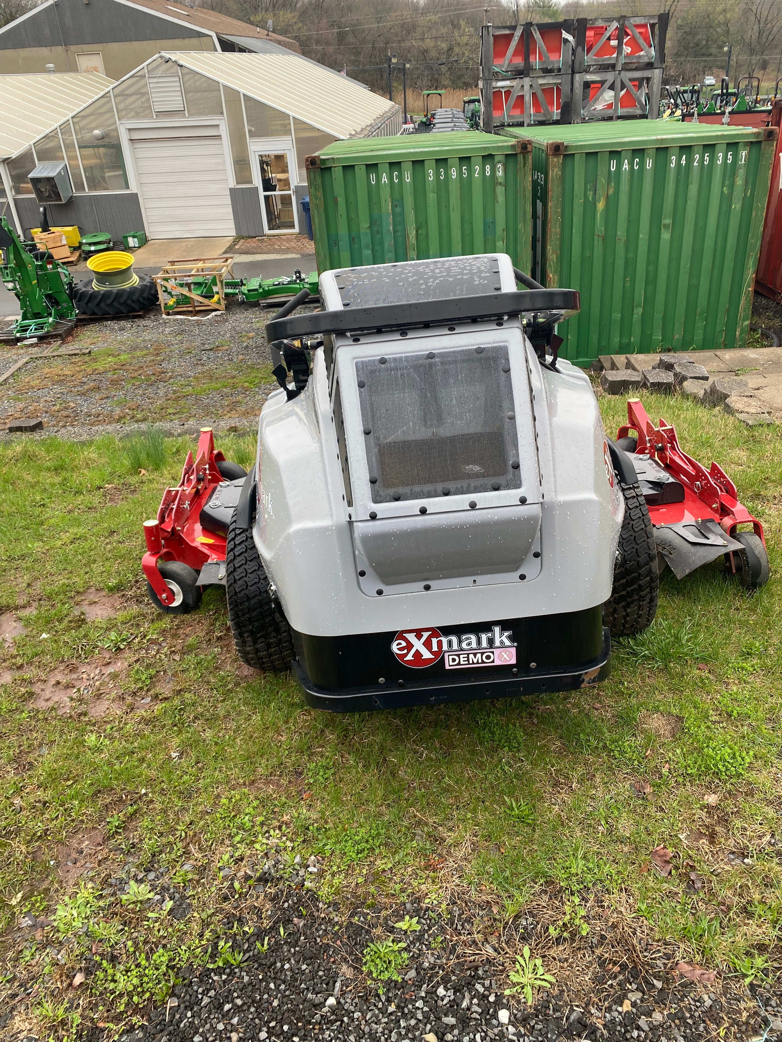 Lazer Z Diesel with 37 HP** Yanmar 3TNV88C Diesel Engine and 96" UltraCut Rear Discharge Deck *DEMO UNIT*
